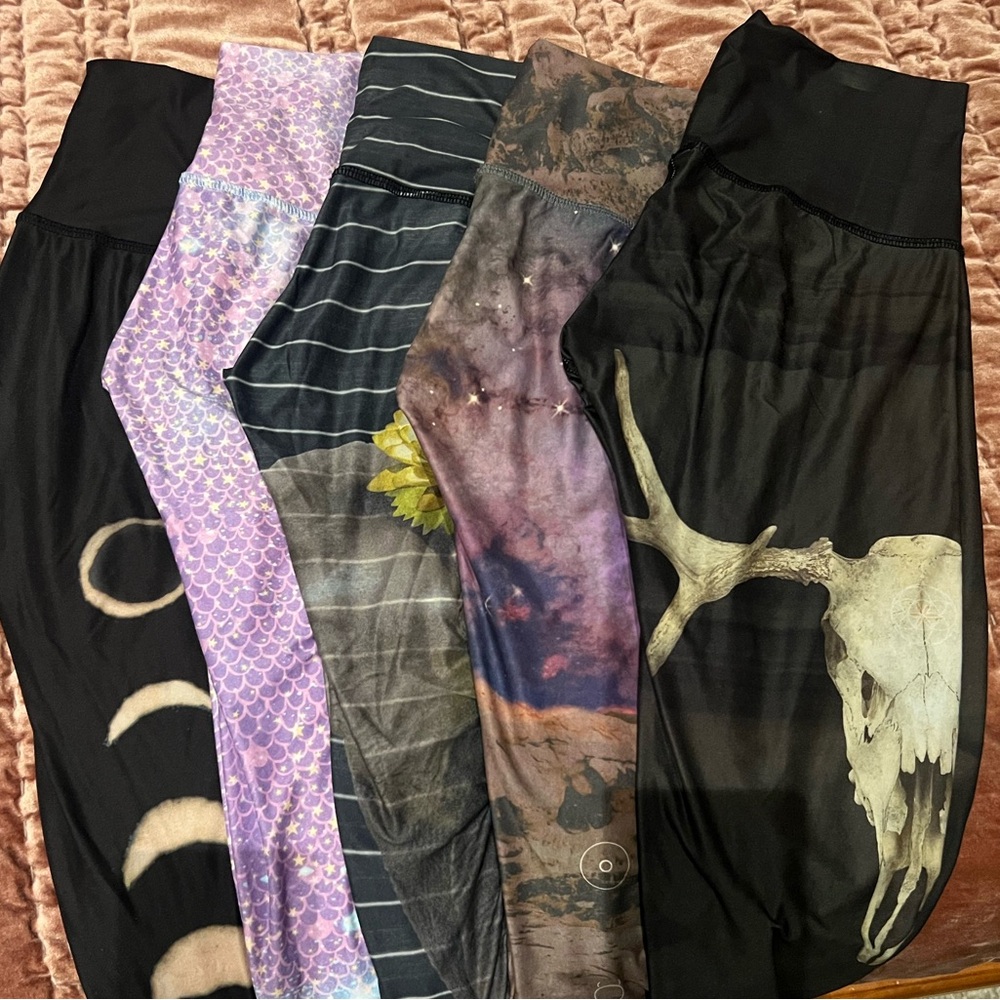 Teeki Cosmic Leggings size XS EUC stars moon sun galaxy yoga pants long purple